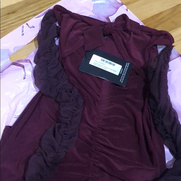 Burgundy tie sleeve dress - Picture 3 of 3